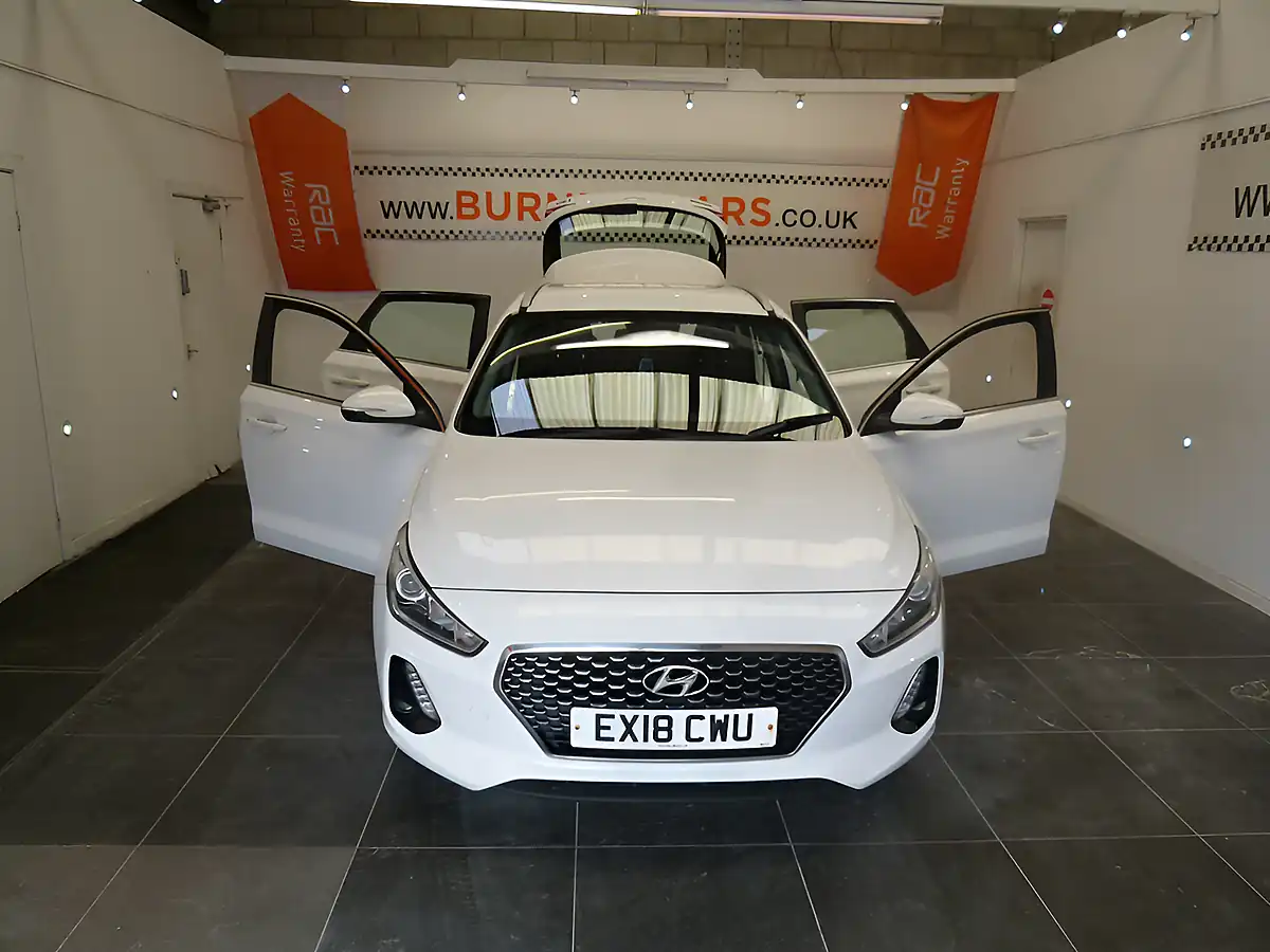 Used 2018 Hyundai i30 Se White - Interior and Exterior details 17