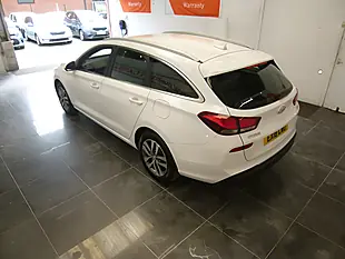 Used 2018 Hyundai i30 Se White - Interior and Exterior details 19