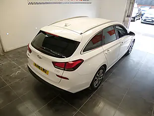 Used 2018 Hyundai i30 Se White - Interior and Exterior details 20
