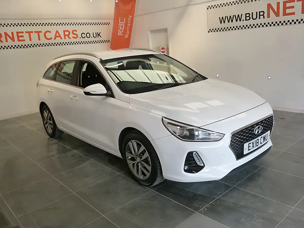 Used 2018 Hyundai i30 Se White - Interior and Exterior details 3