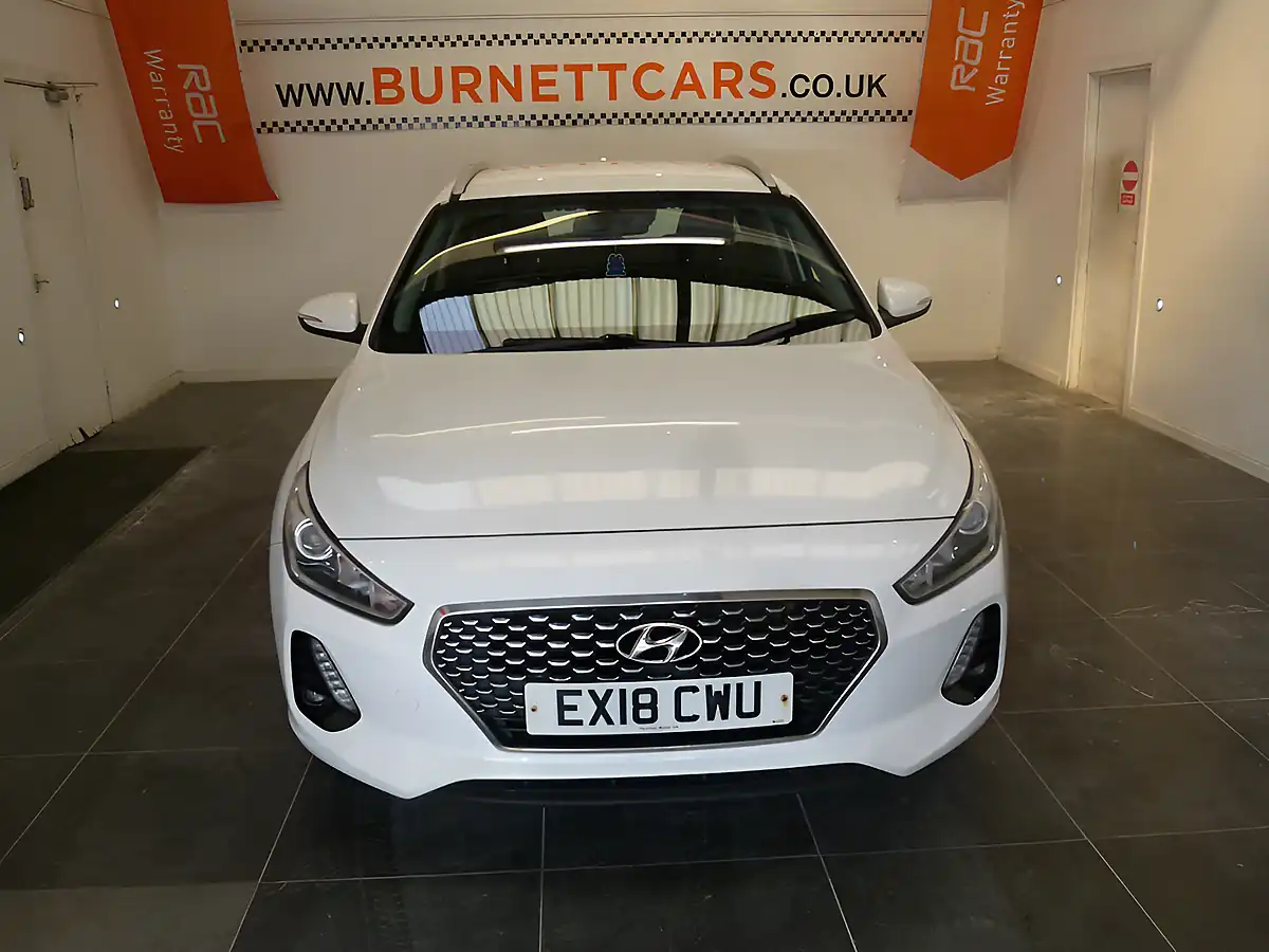 Used 2018 Hyundai i30 Se White - Interior and Exterior details 4