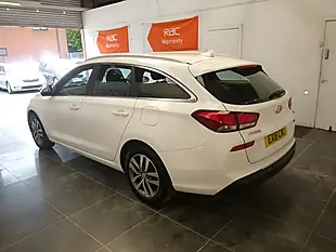 Used 2018 Hyundai i30 Se White - Interior and Exterior details 6