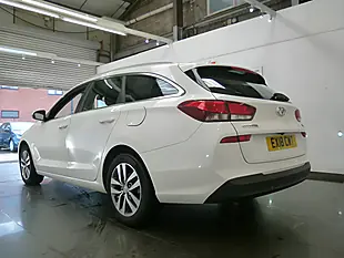 Used 2018 Hyundai i30 Se White - Interior and Exterior details 10