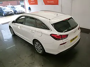 Used 2018 Hyundai i30 Se White - Interior and Exterior details 19