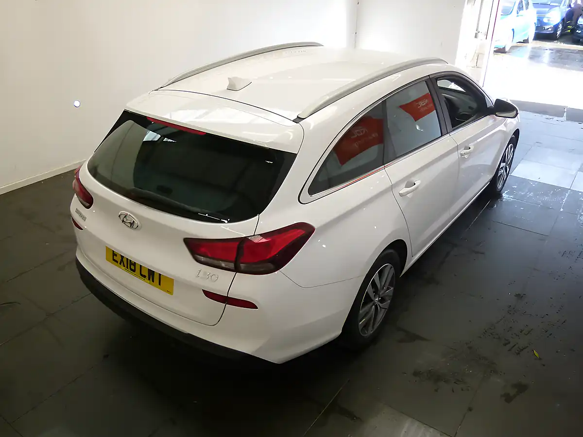 Used 2018 Hyundai i30 Se White - Interior and Exterior details 20
