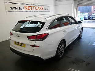 Used 2018 Hyundai i30 Se White - Interior and Exterior details 8