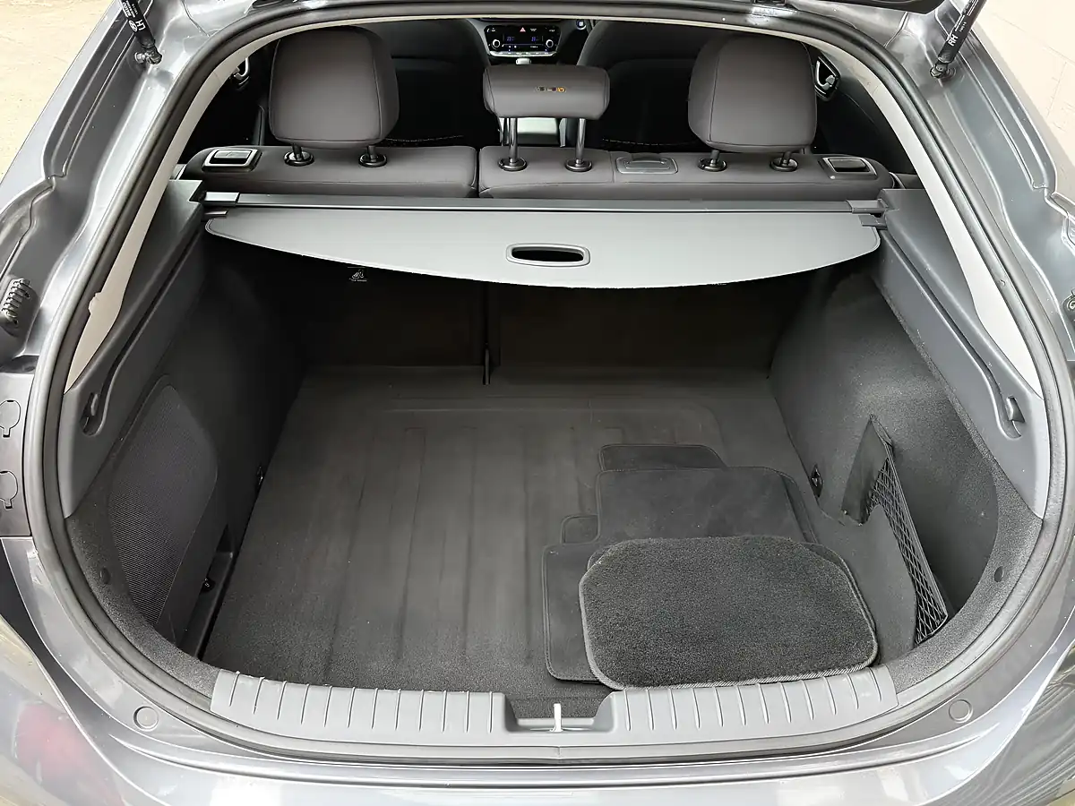 Used 2018 Hyundai Ioniq HEV Prem Grey - Interior and Exterior details 10