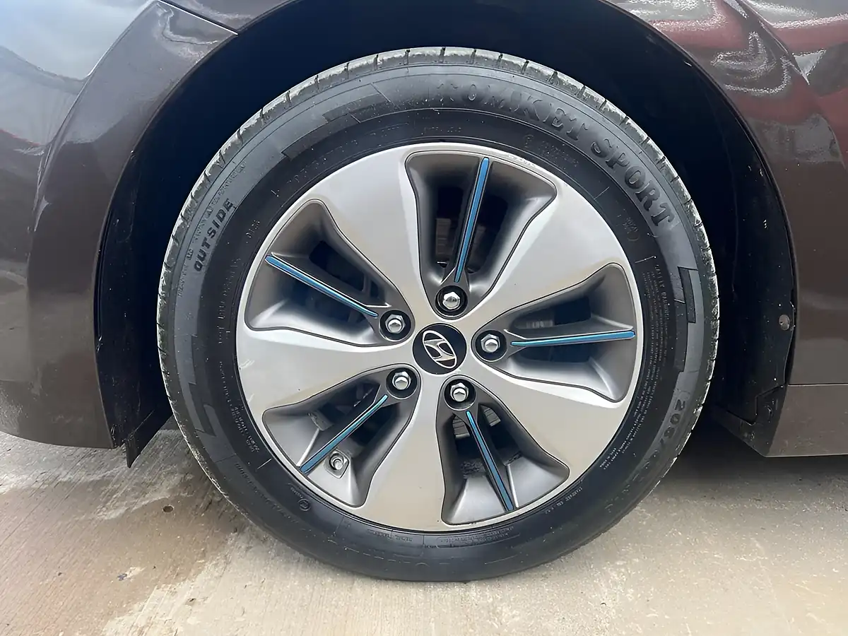 Used 2018 Hyundai Ioniq Premium Se Brown - Interior and Exterior details 18