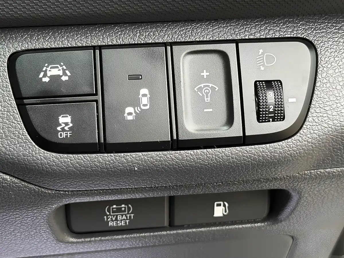 Used 2018 Hyundai Ioniq Premium Se Grey - Interior and Exterior details 17