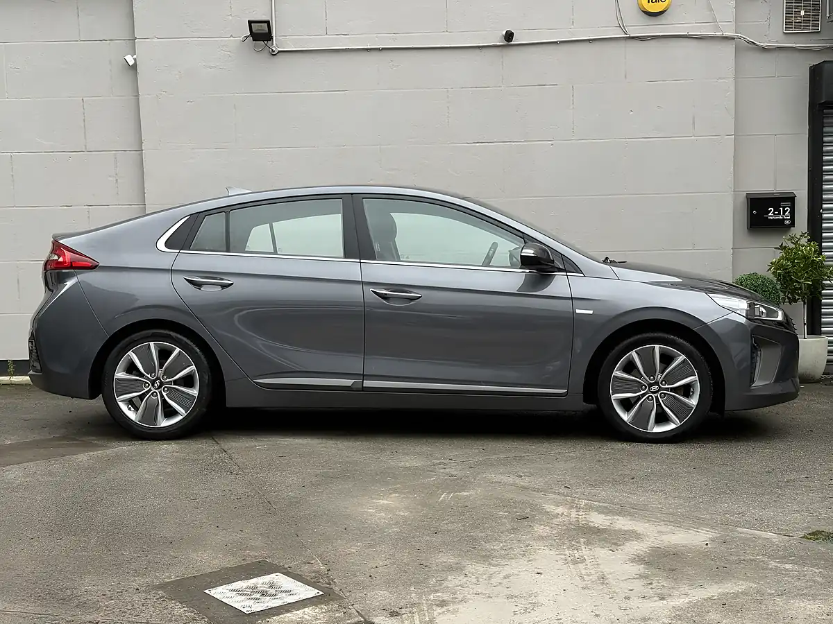 Used 2018 Hyundai Ioniq Premium Se Grey - Interior and Exterior details 6