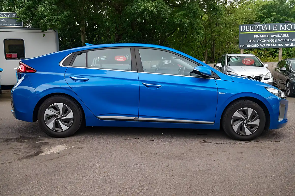 Used 2018 Hyundai Ioniq Premium Se Marina Blue - Interior and Exterior details 8