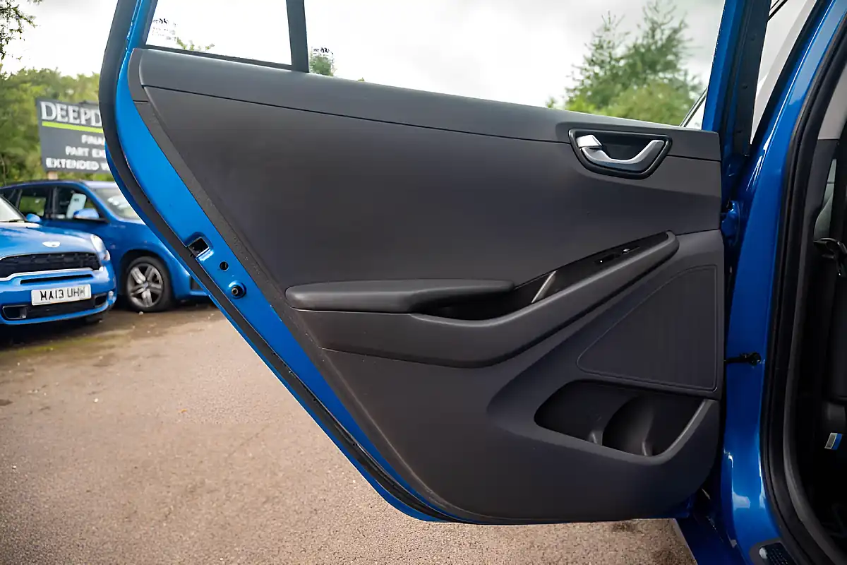 Used 2018 Hyundai Ioniq Premium Se Marina Blue - Interior and Exterior details 10