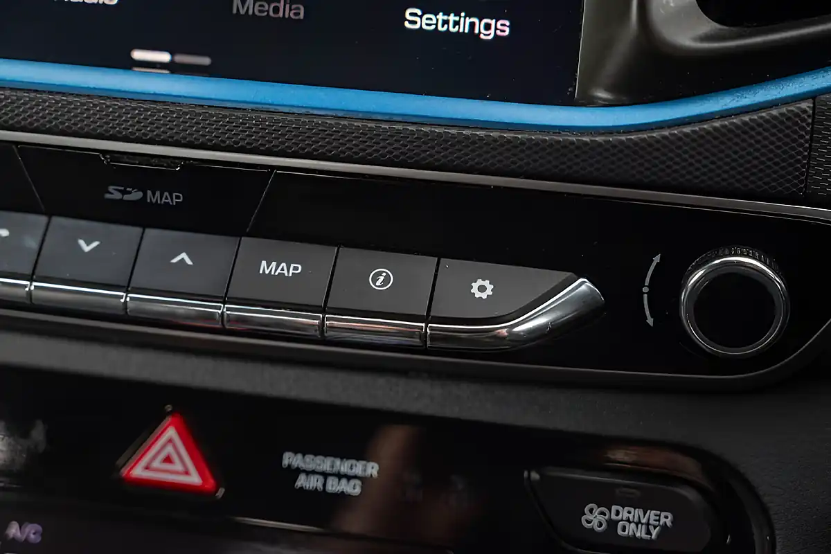Used 2018 Hyundai Ioniq Premium Se Marina Blue - Interior and Exterior details 15