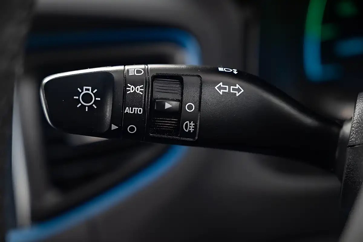 Used 2018 Hyundai Ioniq Premium Se Marina Blue - Interior and Exterior details 17