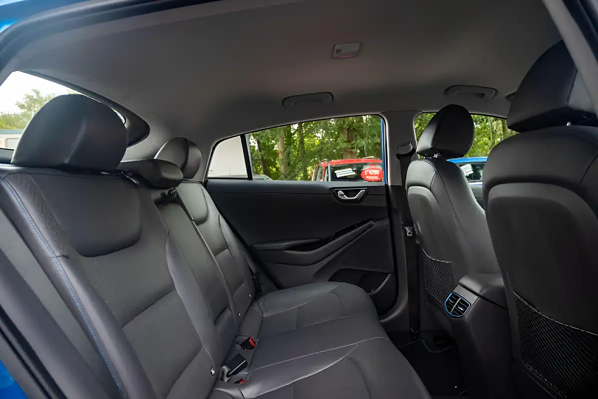 Used 2018 Hyundai Ioniq Premium Se Marina Blue - Interior and Exterior details 8