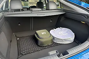 Used 2018 Hyundai Ioniq Premium Se Marina Blue - Interior and Exterior details 11