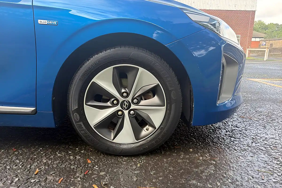 Used 2018 Hyundai Ioniq Premium Se Marina Blue - Interior and Exterior details 19
