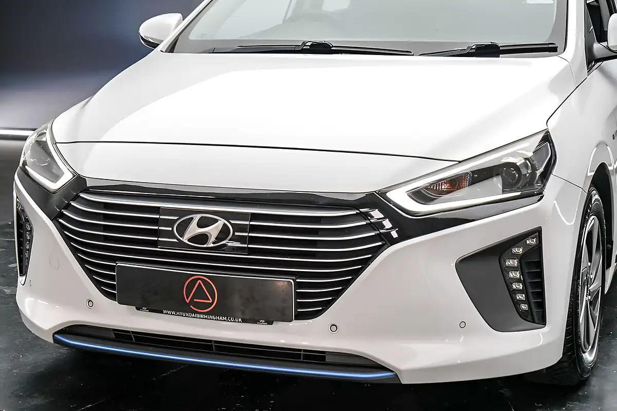 Used 2018 Hyundai Ioniq Premium Se White - Interior and Exterior details 10