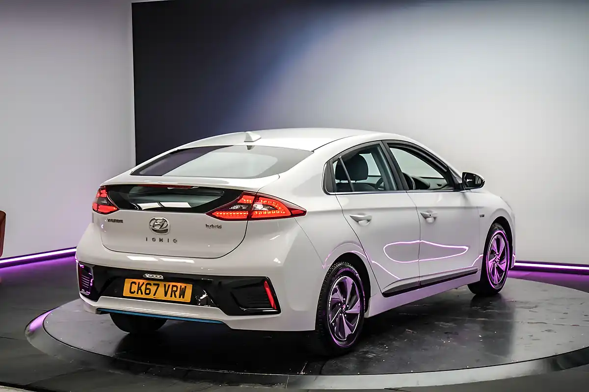 Used 2018 Hyundai Ioniq Premium Se White - Interior and Exterior details 13