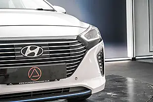 Used 2018 Hyundai Ioniq Premium Se White - Interior and Exterior details 4