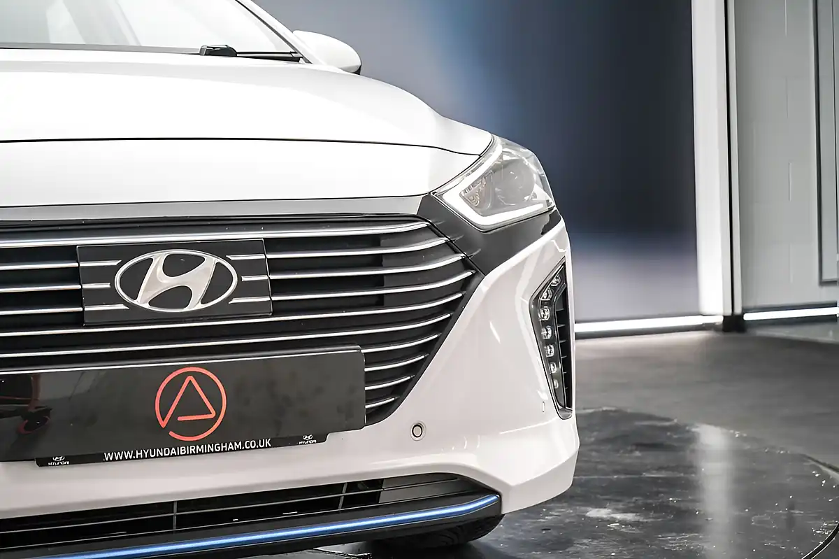 Used 2018 Hyundai Ioniq Premium Se White - Interior and Exterior details 4