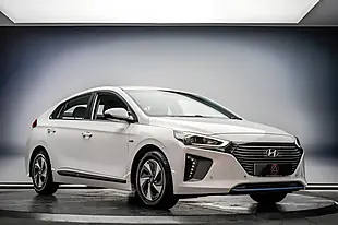 Used 2018 Hyundai Ioniq Premium Se White - Interior and Exterior details 5
