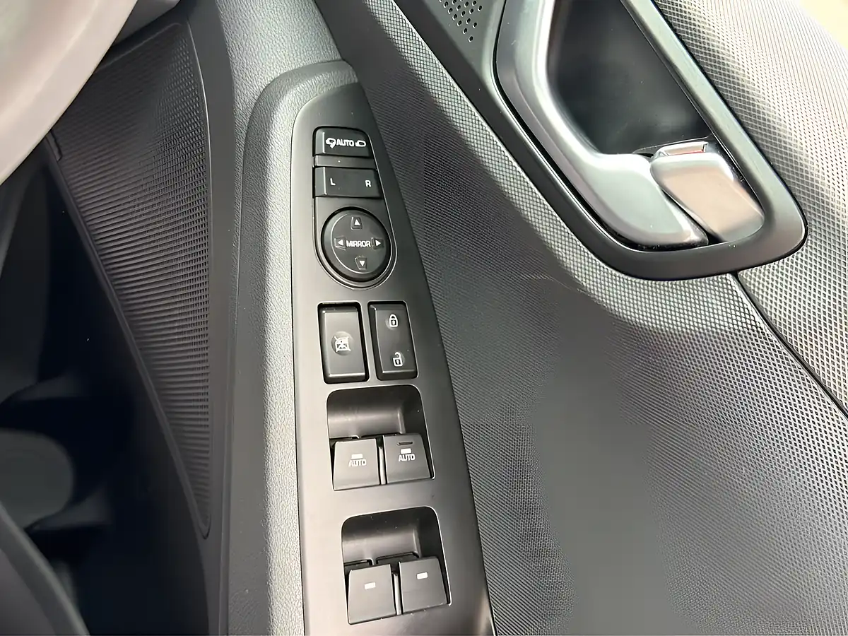 Used 2018 Hyundai Ioniq Premium White - Interior and Exterior details 20