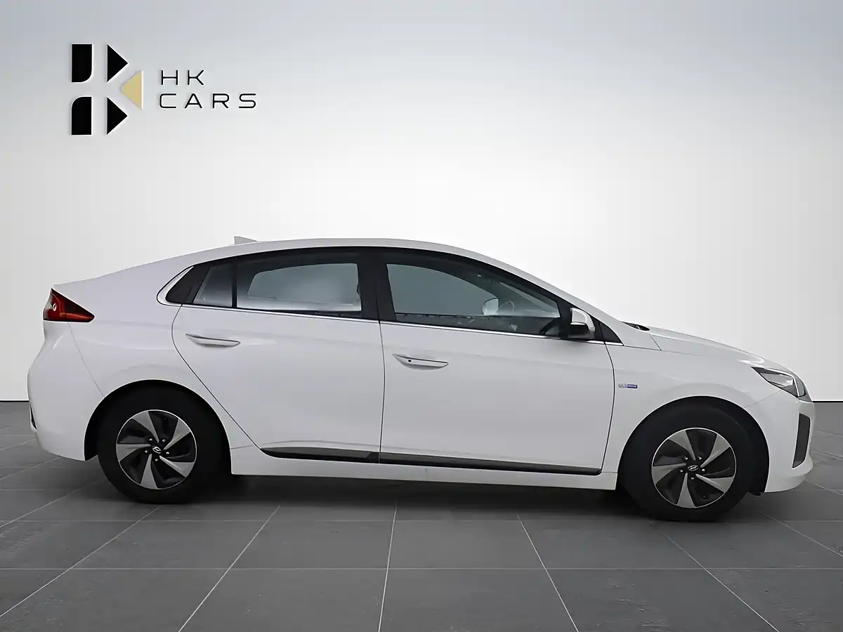 Used 2018 Hyundai Ioniq Premium White - Interior and Exterior details 3