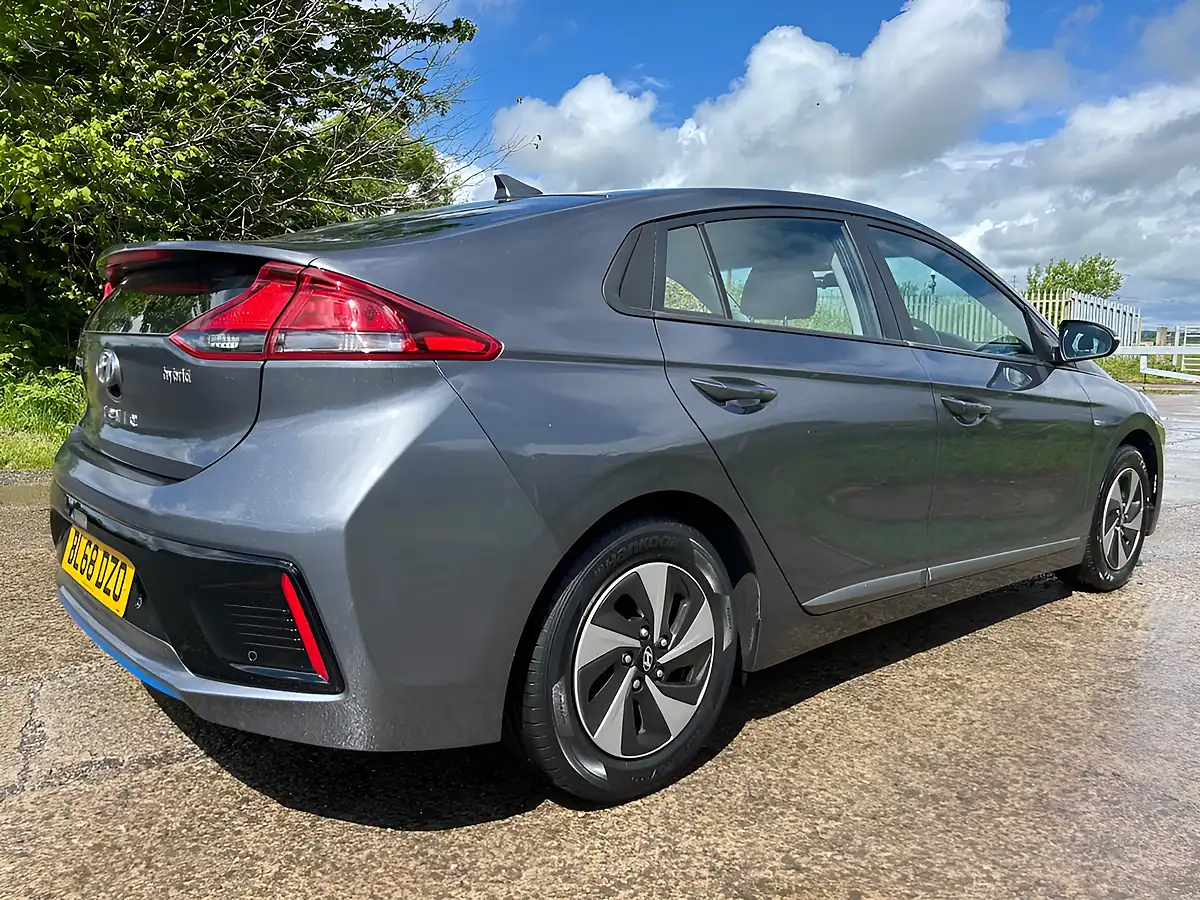 Used 2018 Hyundai Ioniq Se Grey - Interior and Exterior details 11