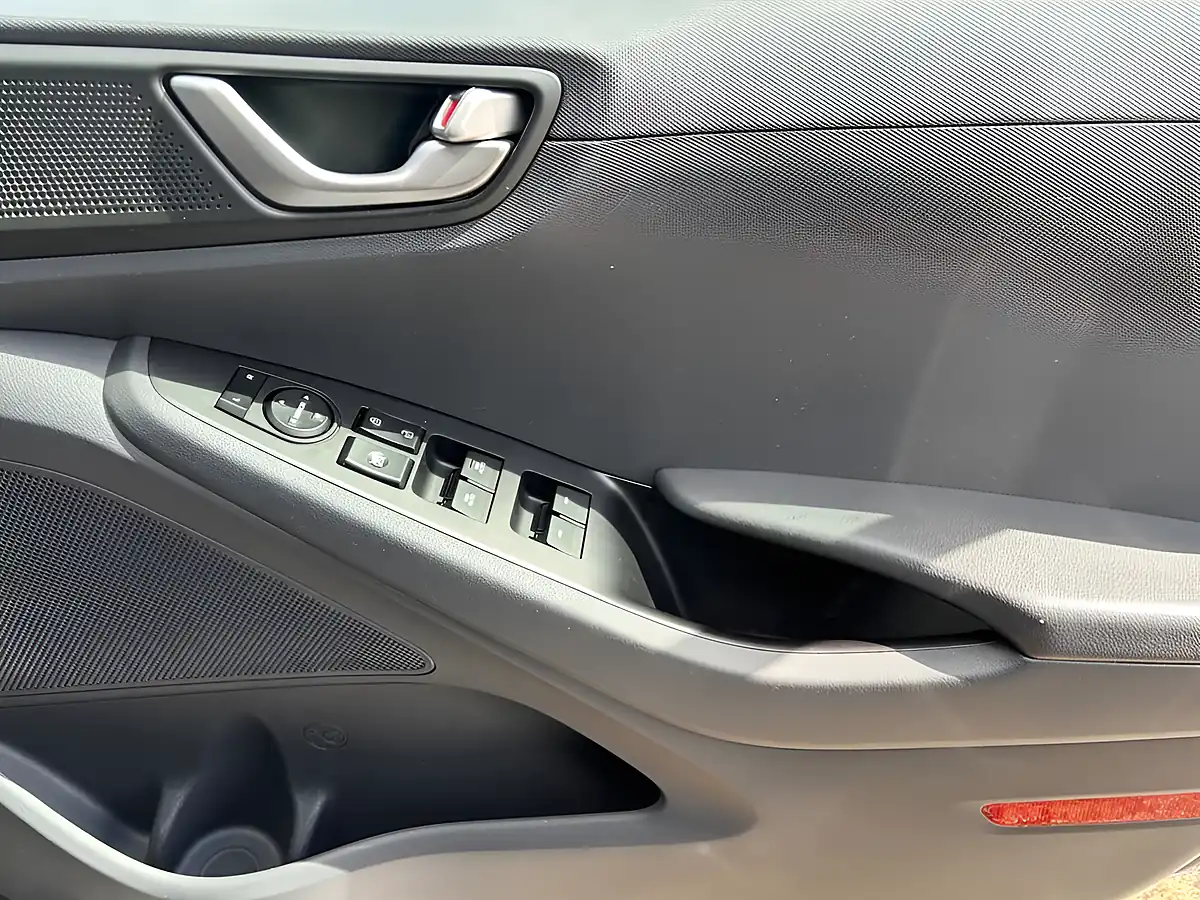 Used 2018 Hyundai Ioniq Se Grey - Interior and Exterior details 20