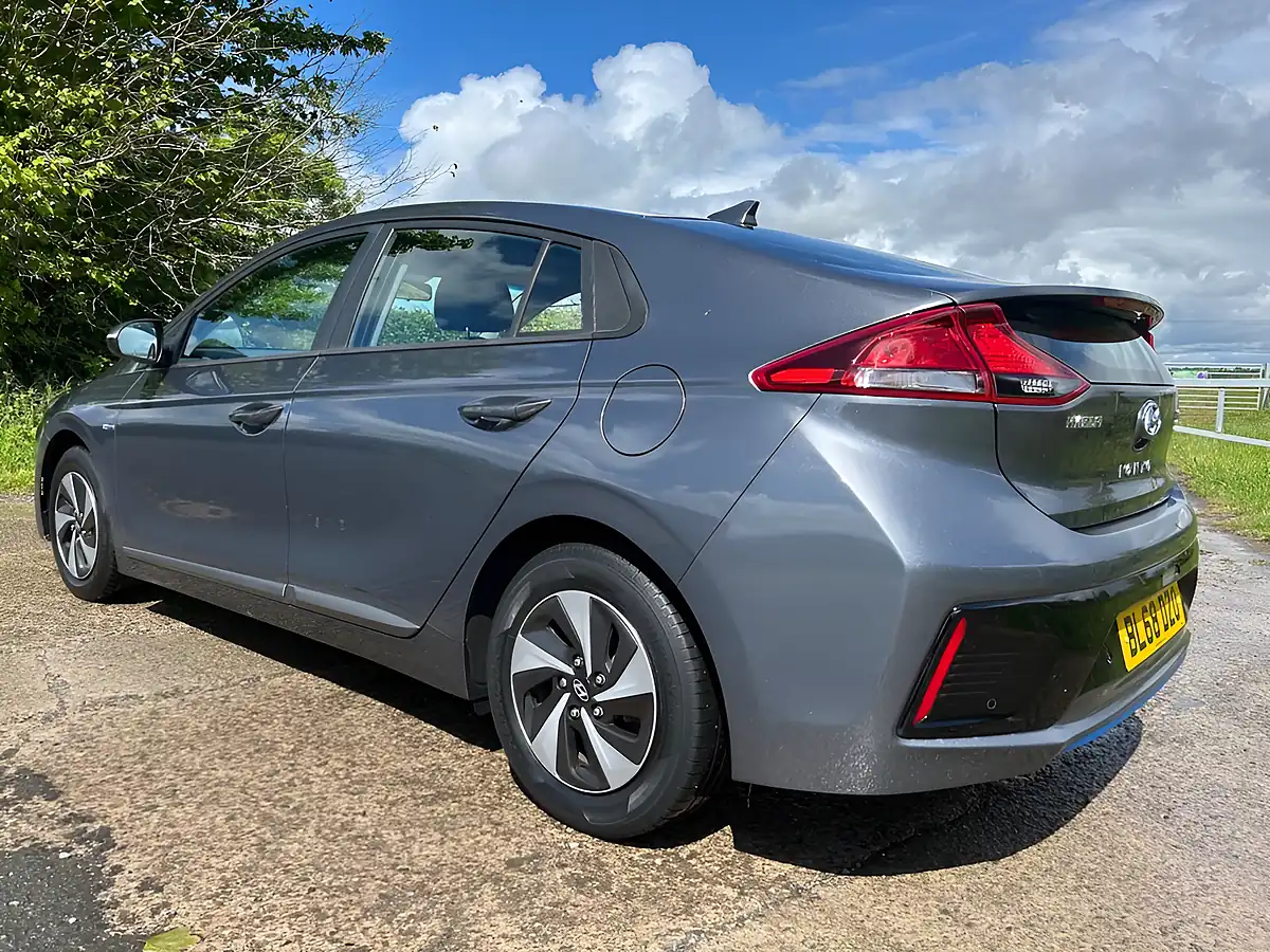 Used 2018 Hyundai Ioniq Se Grey - Interior and Exterior details 6
