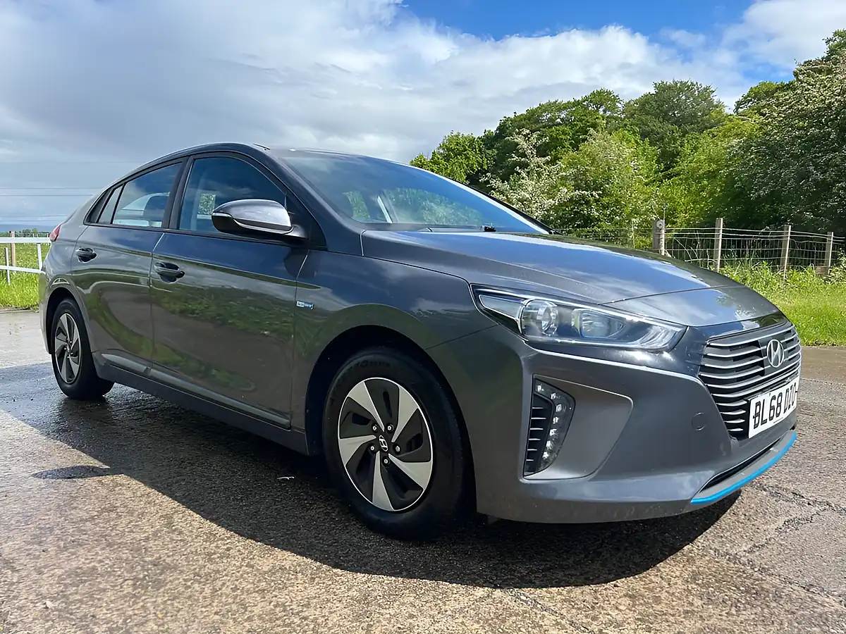 Used 2018 Hyundai Ioniq Se Grey - Interior and Exterior details 9