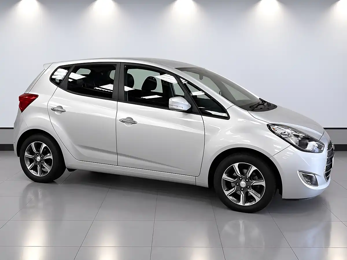 Used 2018 Hyundai Ix20 Se Nav Silver - Interior and Exterior details 10