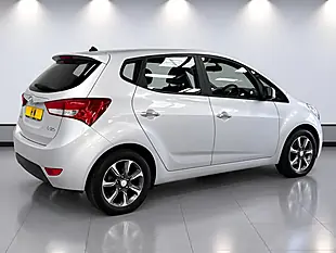Used 2018 Hyundai Ix20 Se Nav Silver - Interior and Exterior details 11