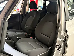 Used 2018 Hyundai Ix20 Se Nav Silver - Interior and Exterior details 16