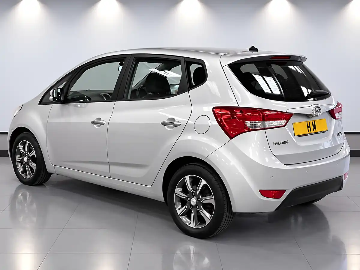 Used 2018 Hyundai Ix20 Se Nav Silver - Interior and Exterior details 3