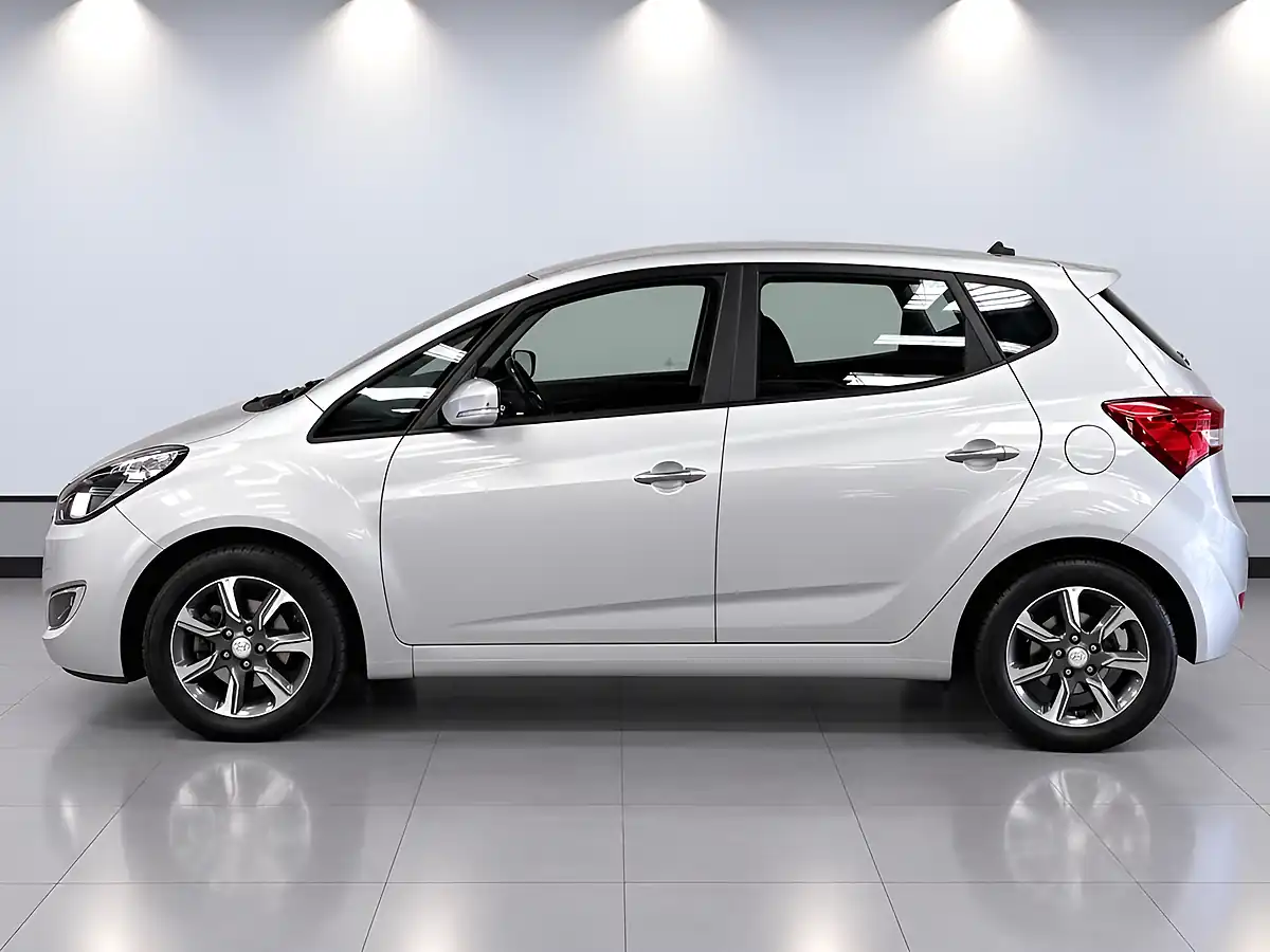 Used 2018 Hyundai Ix20 Se Nav Silver - Interior and Exterior details 4