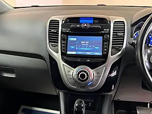 Used 2018 Hyundai Ix20 Se Nav Silver - Interior and Exterior details 6