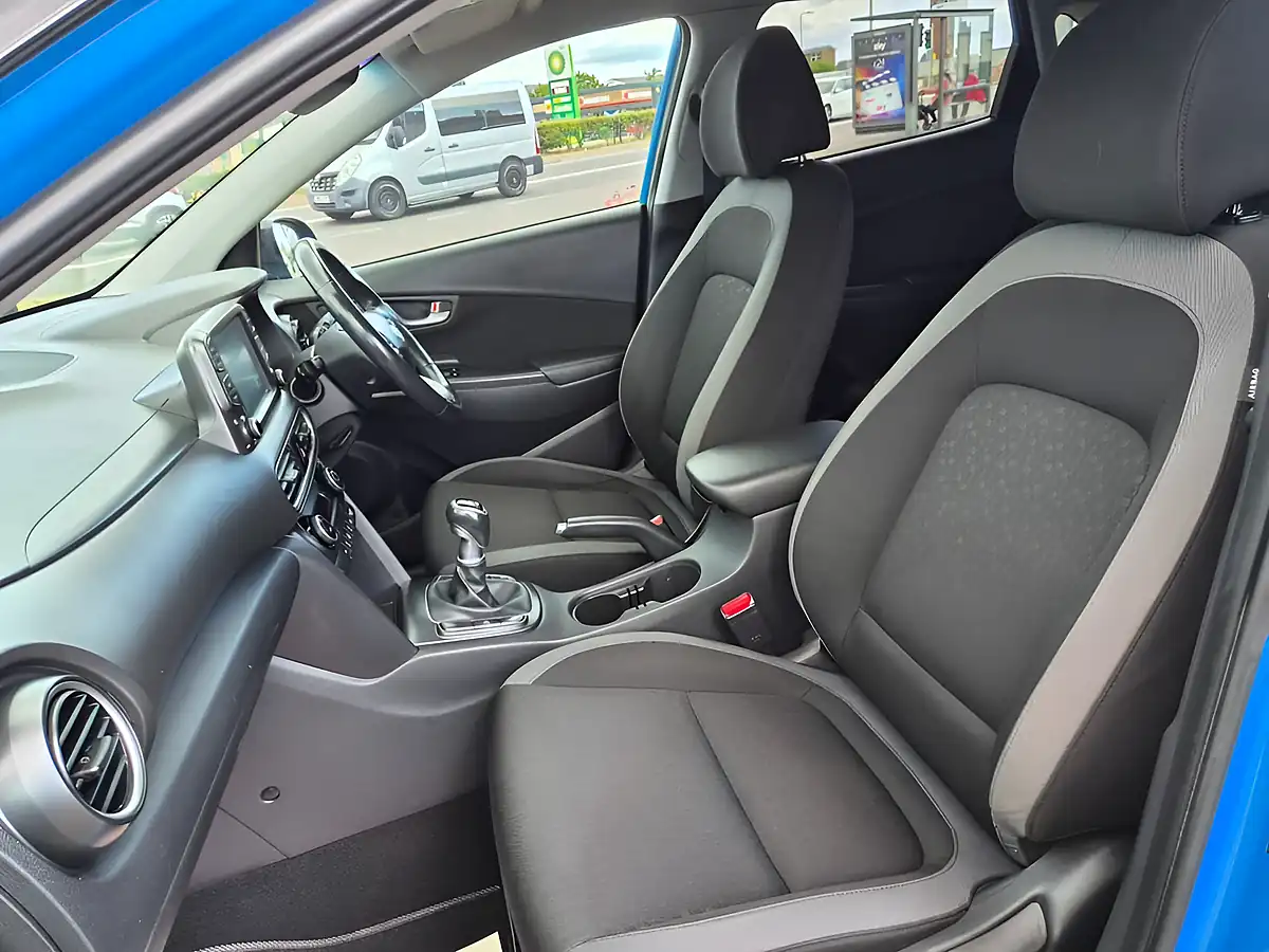 Used 2018 Hyundai Kona Premium Blue - Interior and Exterior details 12
