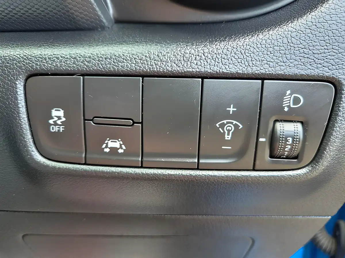 Used 2018 Hyundai Kona Premium Blue - Interior and Exterior details 14