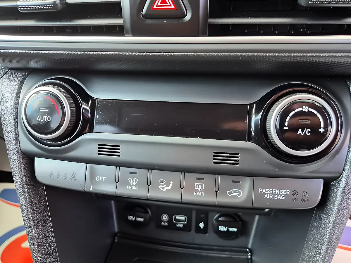 Used 2018 Hyundai Kona Premium Blue - Interior and Exterior details 18