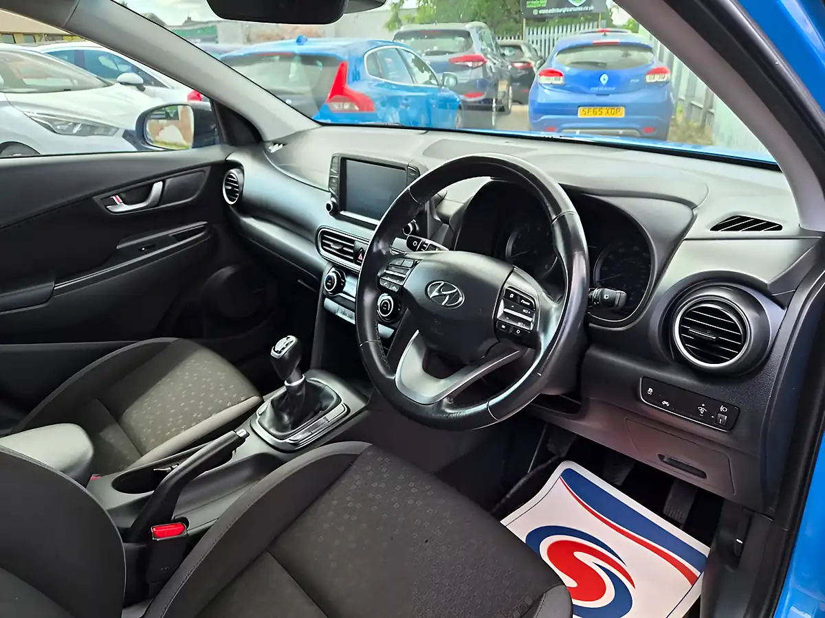 Used 2018 Hyundai Kona Premium Blue - Interior and Exterior details 8