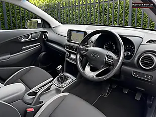 Used 2018 Hyundai Kona Premium White - Interior and Exterior details 13