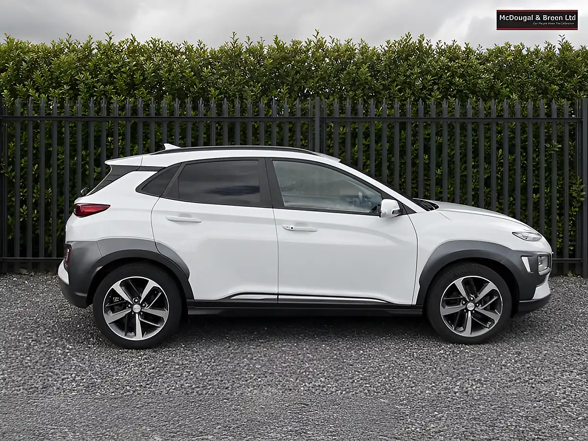 Used 2018 Hyundai Kona Premium White - Interior and Exterior details 6
