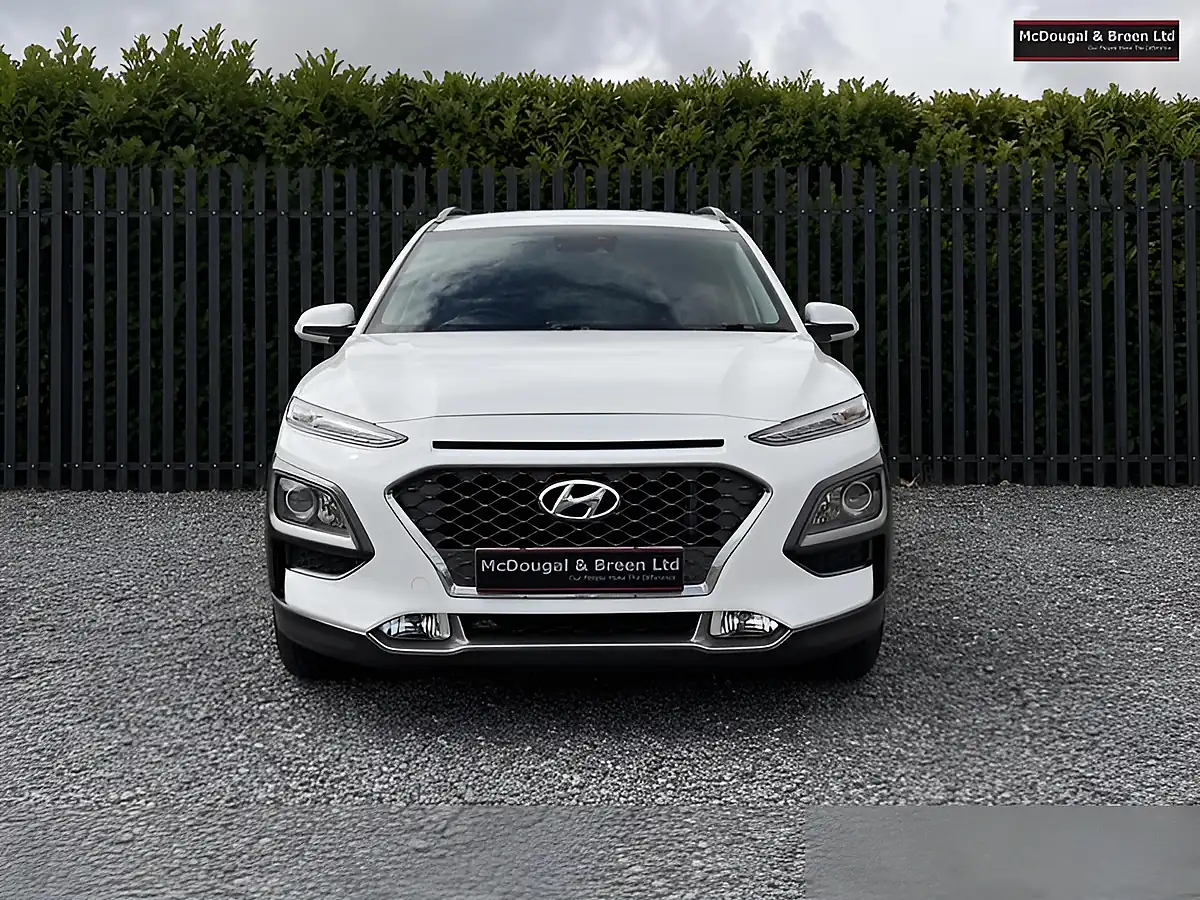 Used 2018 Hyundai Kona Premium White - Interior and Exterior details 8