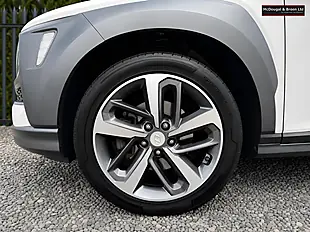 Used 2018 Hyundai Kona Premium White - Interior and Exterior details 9