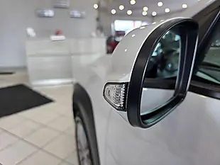 Used 2018 Hyundai Kona Se Blue Drive White - Interior and Exterior details 17