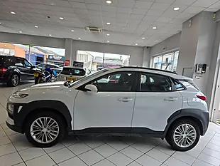 Used 2018 Hyundai Kona Se Blue Drive White - Interior and Exterior details 8