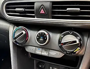 Used 2018 Hyundai Kona Se Dark Knight - Interior and Exterior details 16