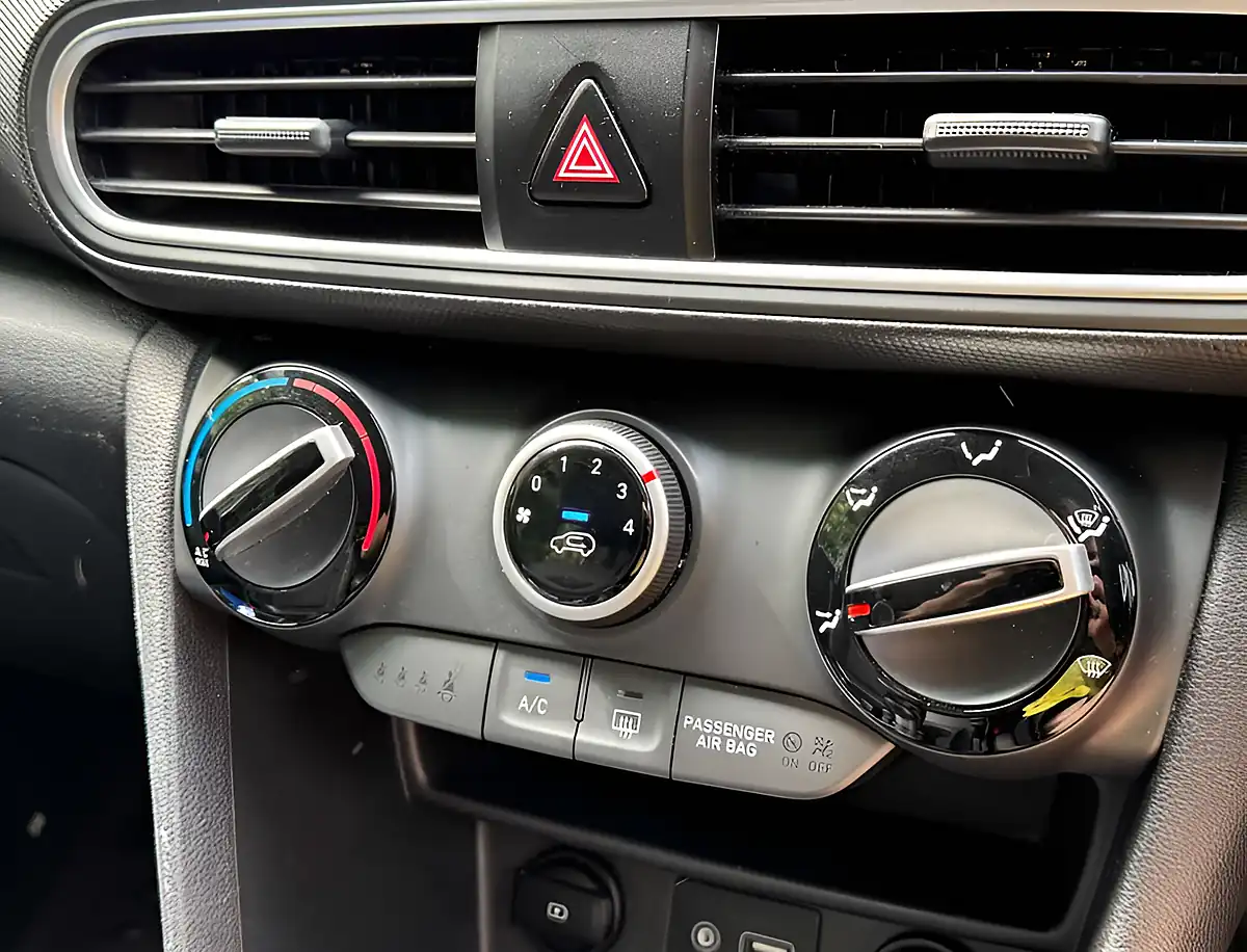 Used 2018 Hyundai Kona Se Dark Knight - Interior and Exterior details 16